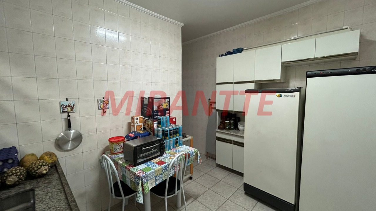 Sobrado de 260m² com 4 quartos em Jardim das Laranjeiras