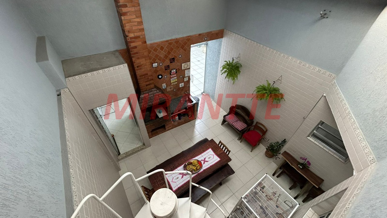 Sobrado de 260m² com 4 quartos em Jardim das Laranjeiras