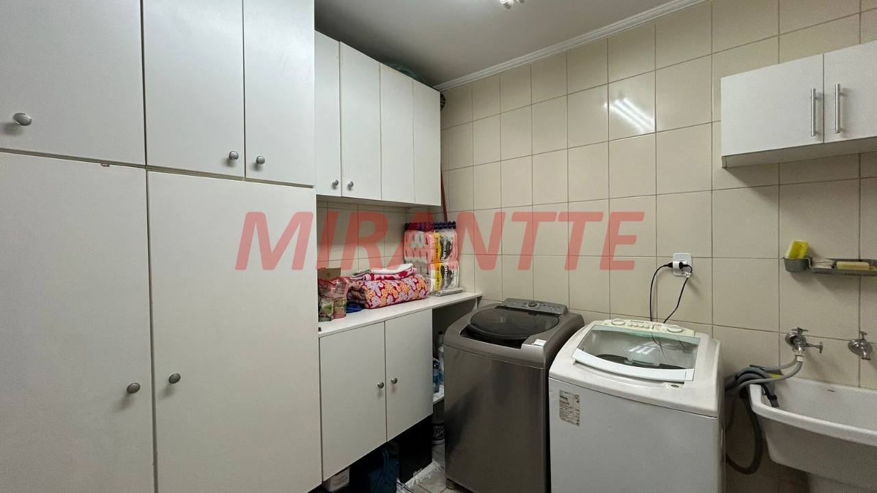 Sobrado de 260m² com 4 quartos em Jardim das Laranjeiras