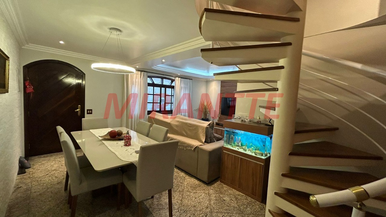Sobrado de 260m² com 4 quartos em Jardim das Laranjeiras