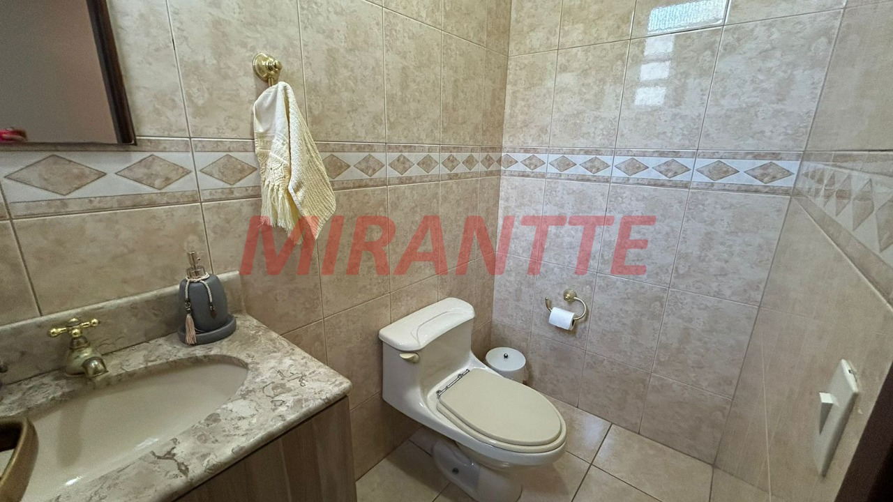 Sobrado de 260m² com 4 quartos em Jardim das Laranjeiras