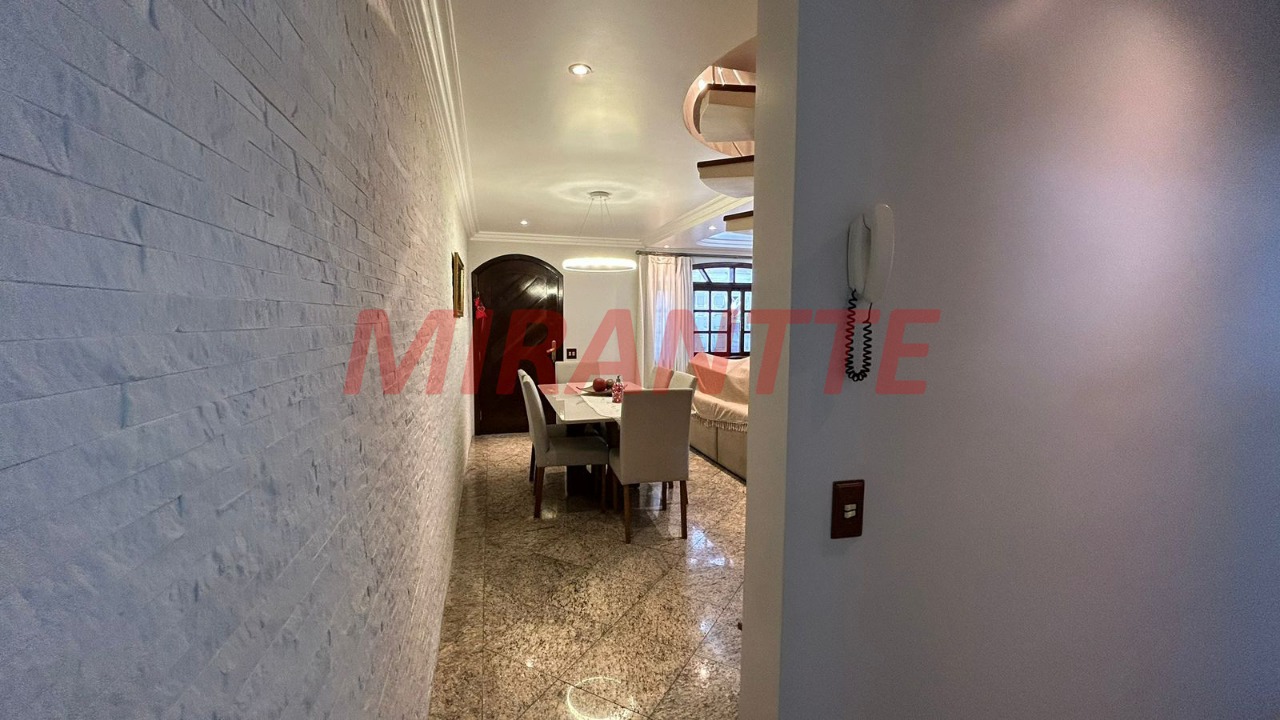 Sobrado de 260m² com 4 quartos em Jardim das Laranjeiras