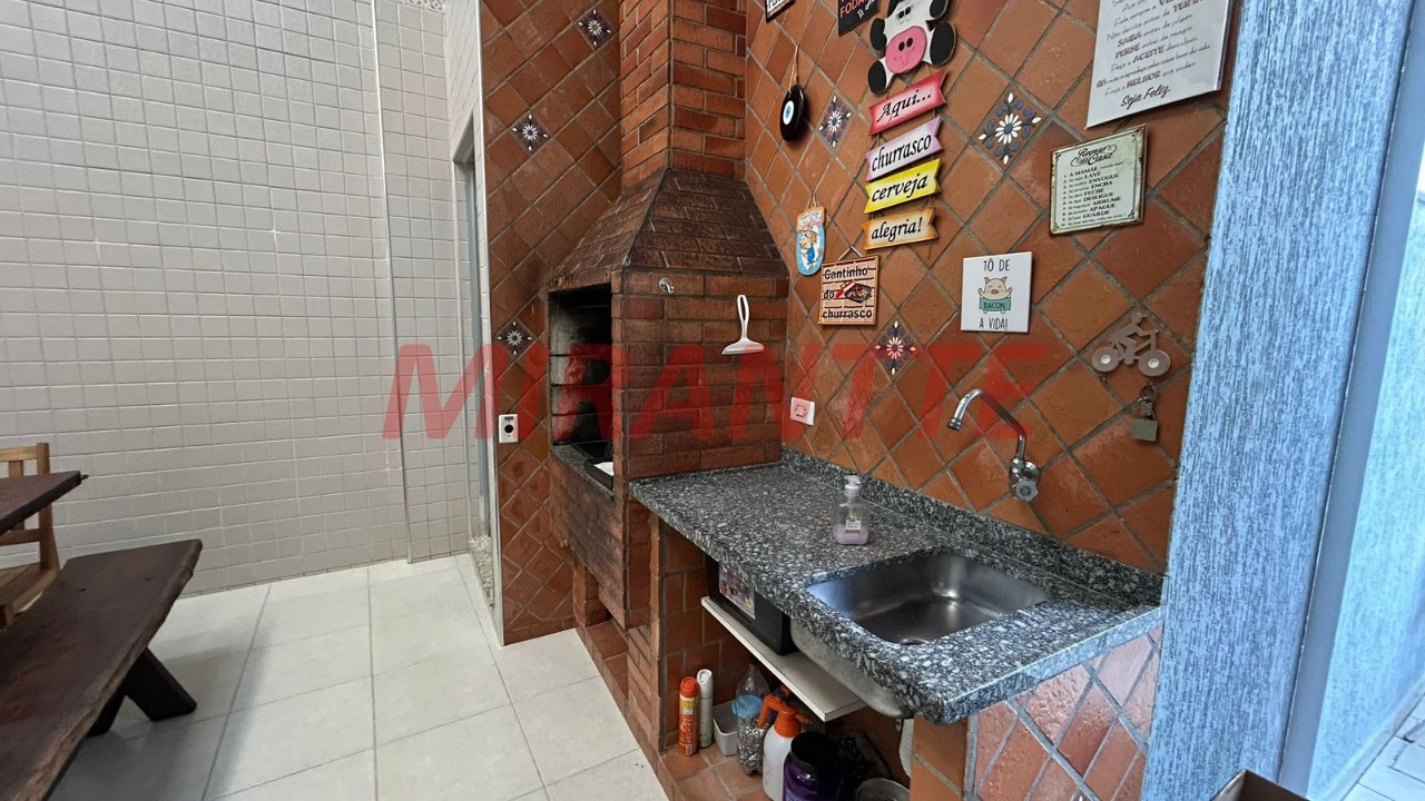 Sobrado de 260m² com 4 quartos em Jardim das Laranjeiras