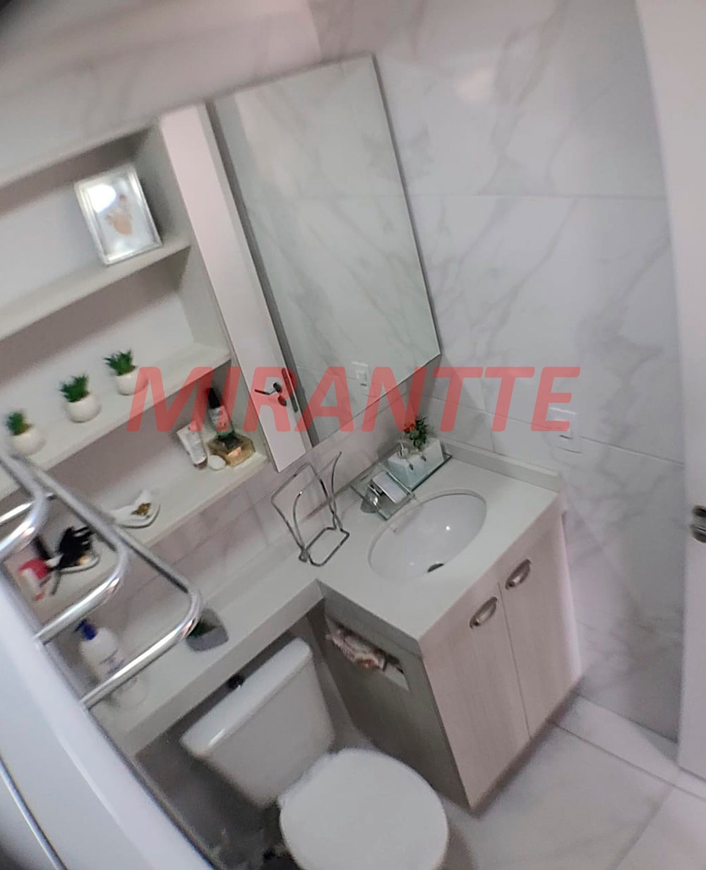 Apartamento de 43000m² com 2 quartos em Vila Itapegica