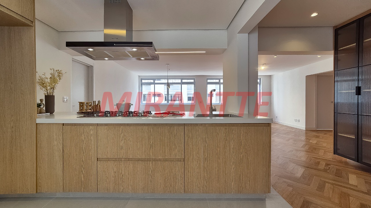 Apartamento de 158.6m² com 3 quartos em Jardim Paulista
