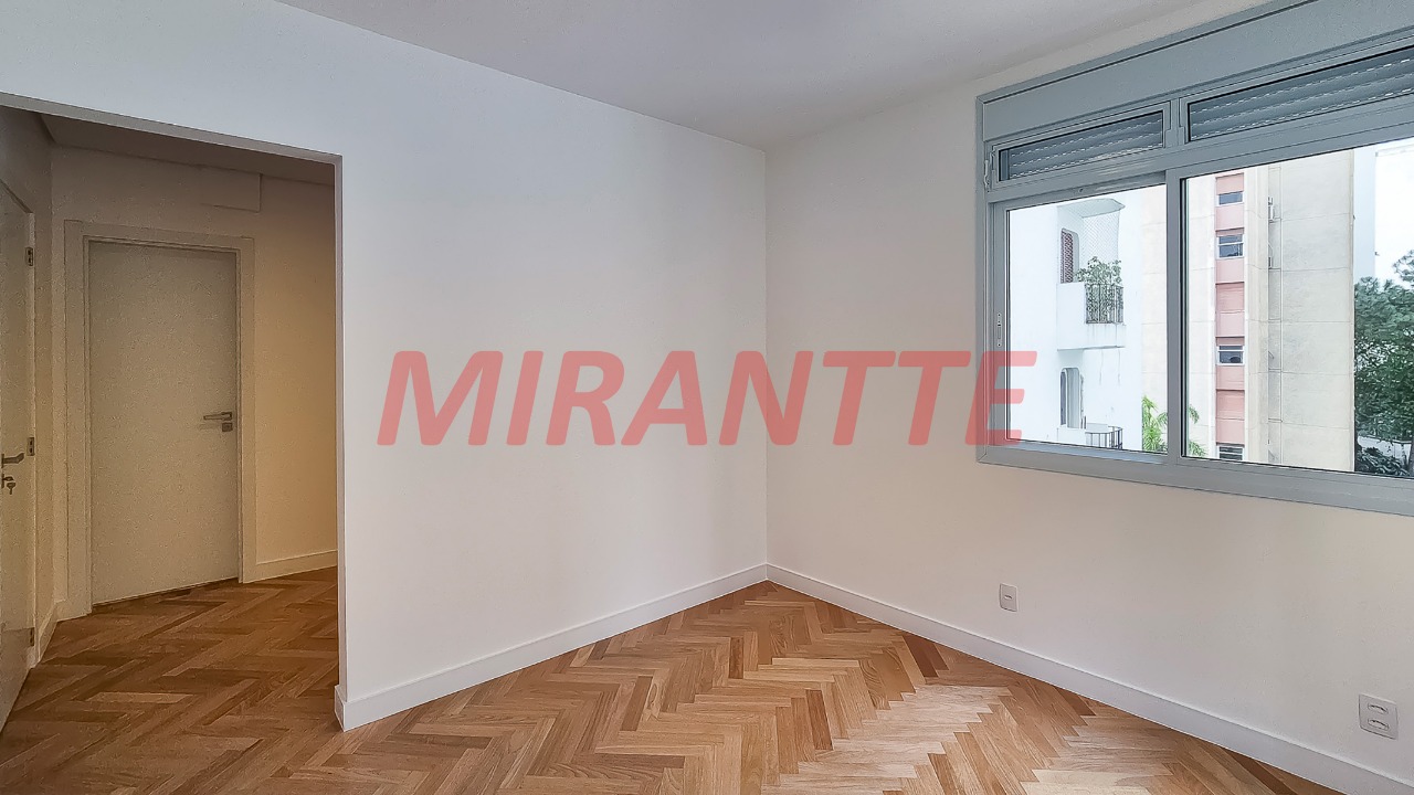 Apartamento de 158.6m² com 3 quartos em Jardim Paulista