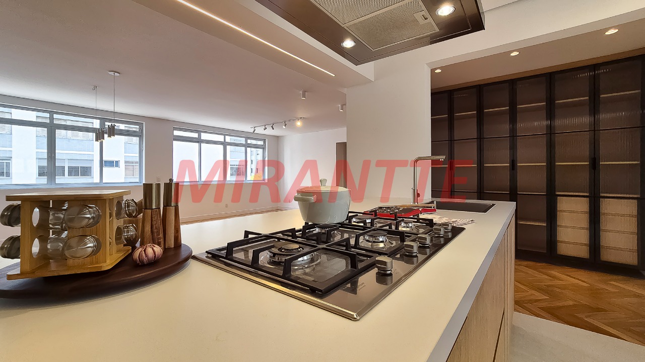 Apartamento de 158.6m² com 3 quartos em Jardim Paulista