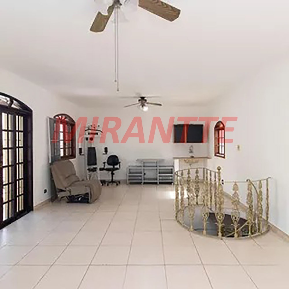 Sobrado de 216m² com 3 quartos em Parada Inglesa