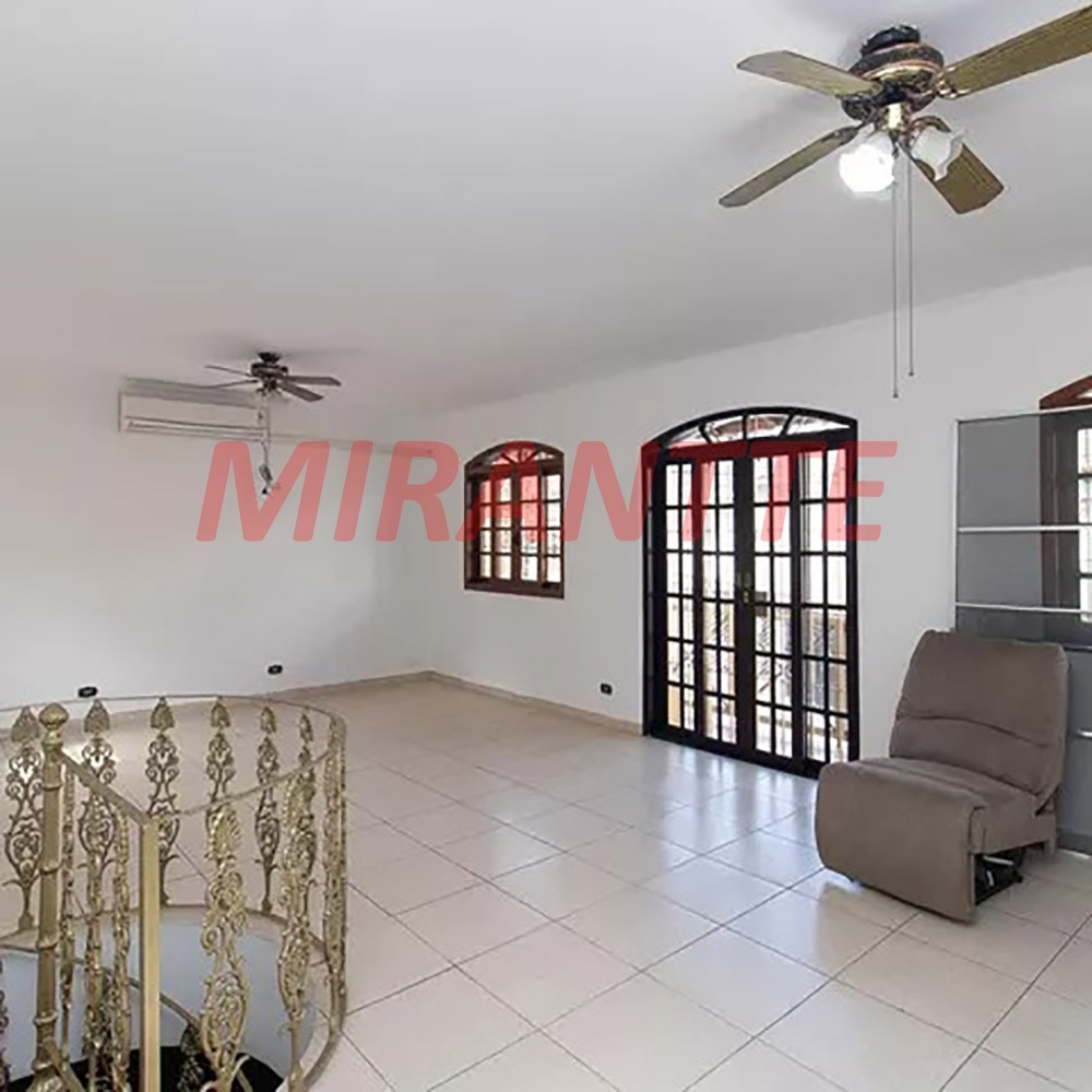 Sobrado de 216m² com 3 quartos em Parada Inglesa