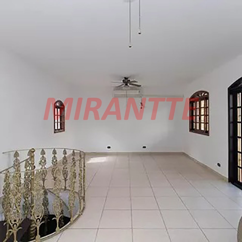 Sobrado de 216m² com 3 quartos em Parada Inglesa