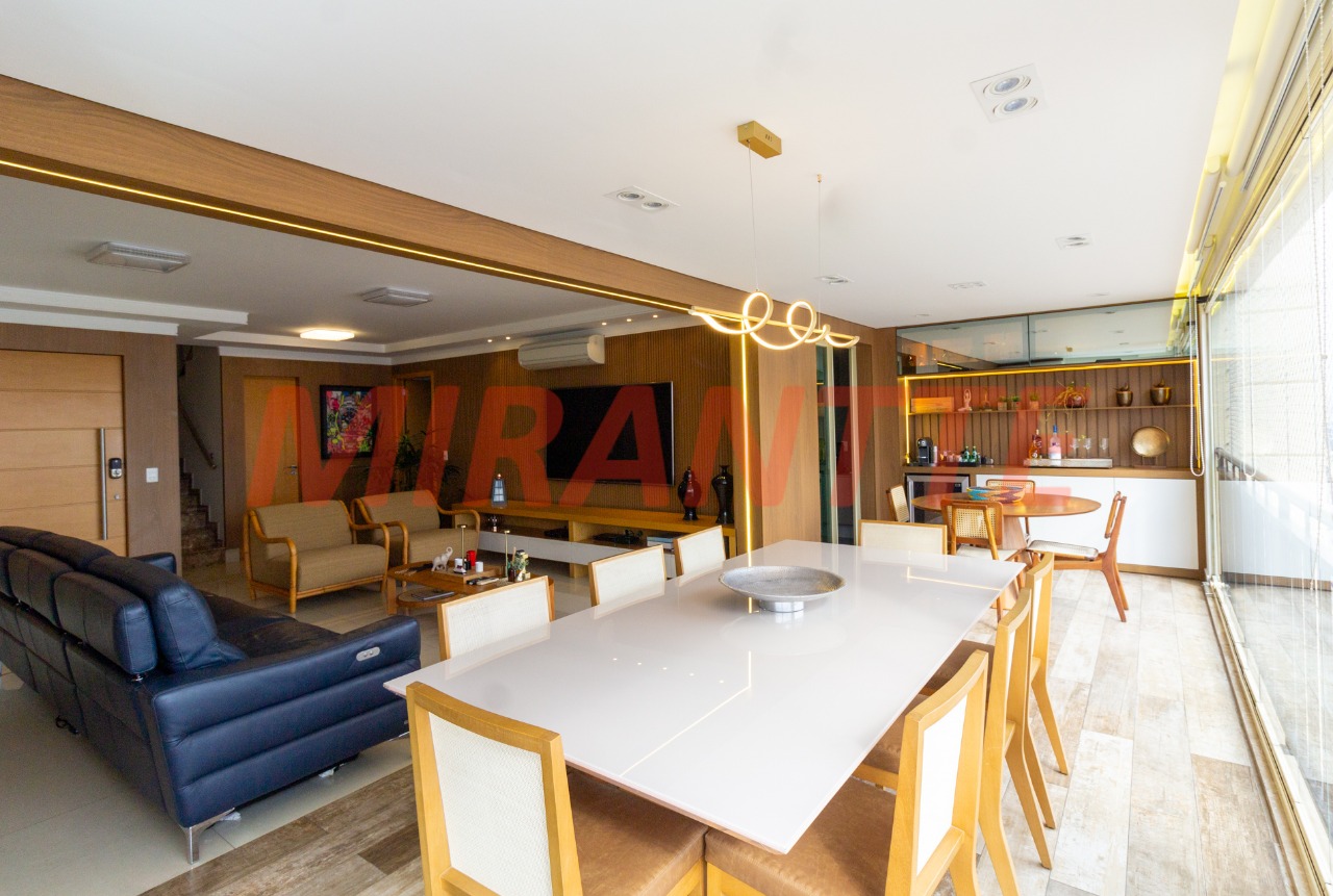 Cobertura de 280m² com 4 quartos em Santana