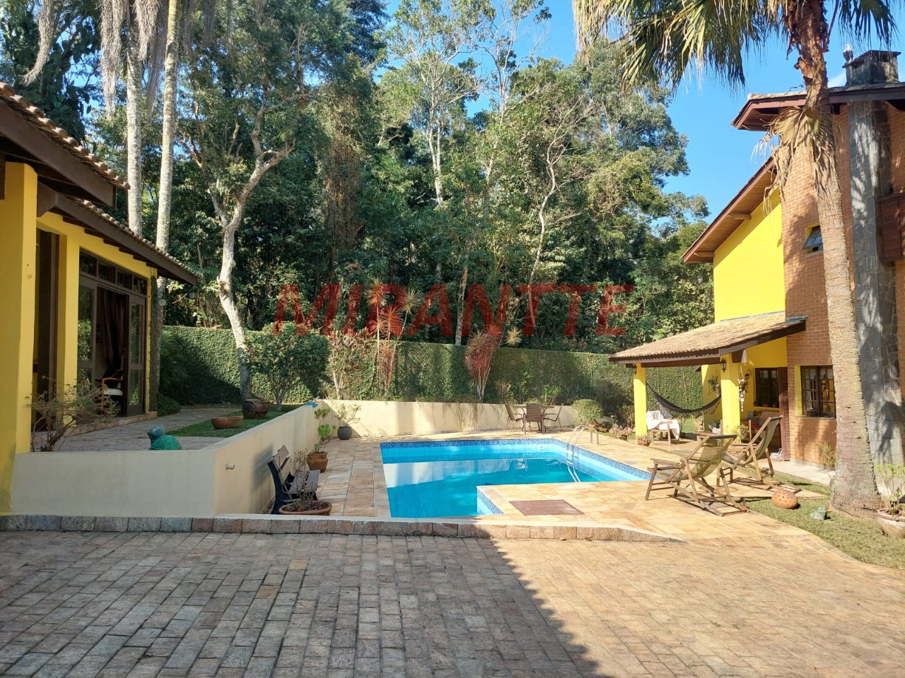 Cond. fechado de 272.51m² com 3 quartos em Campos Cantareira