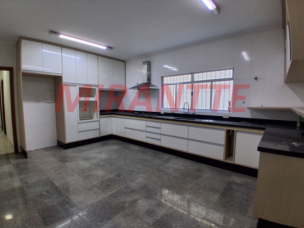 Sobrado de 274m² com 4 quartos em Vila Guilherme