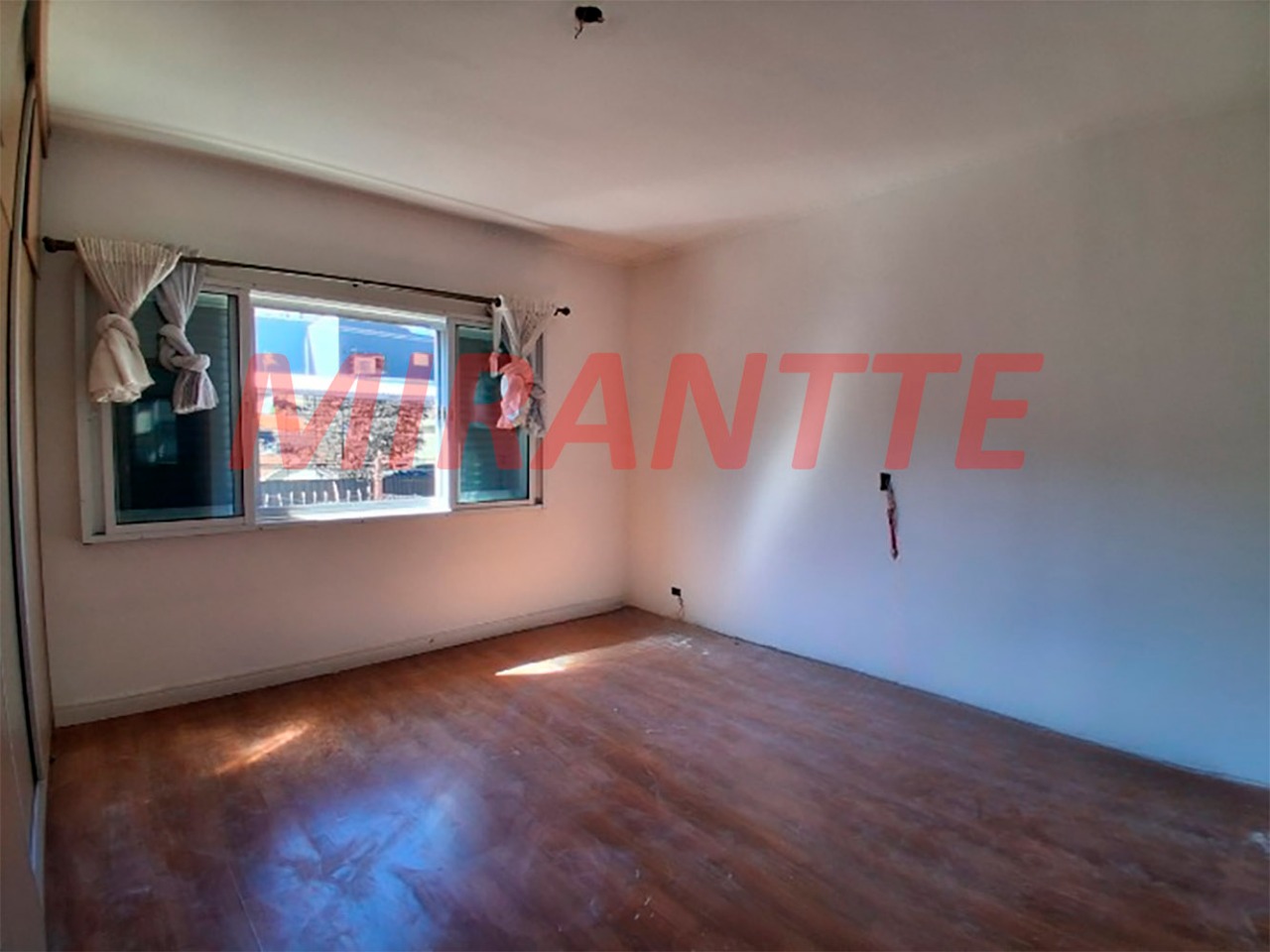Sobrado de 274m² com 4 quartos em Vila Guilherme