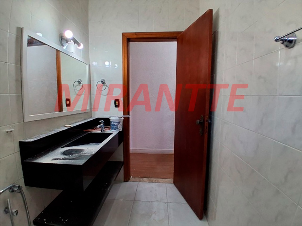 Sobrado de 274m² com 4 quartos em Vila Guilherme