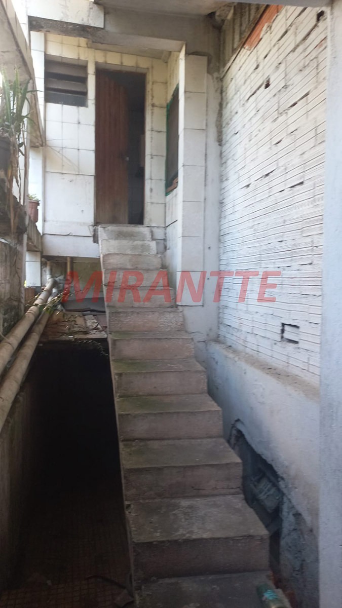 Comercial de 600m² em Limão