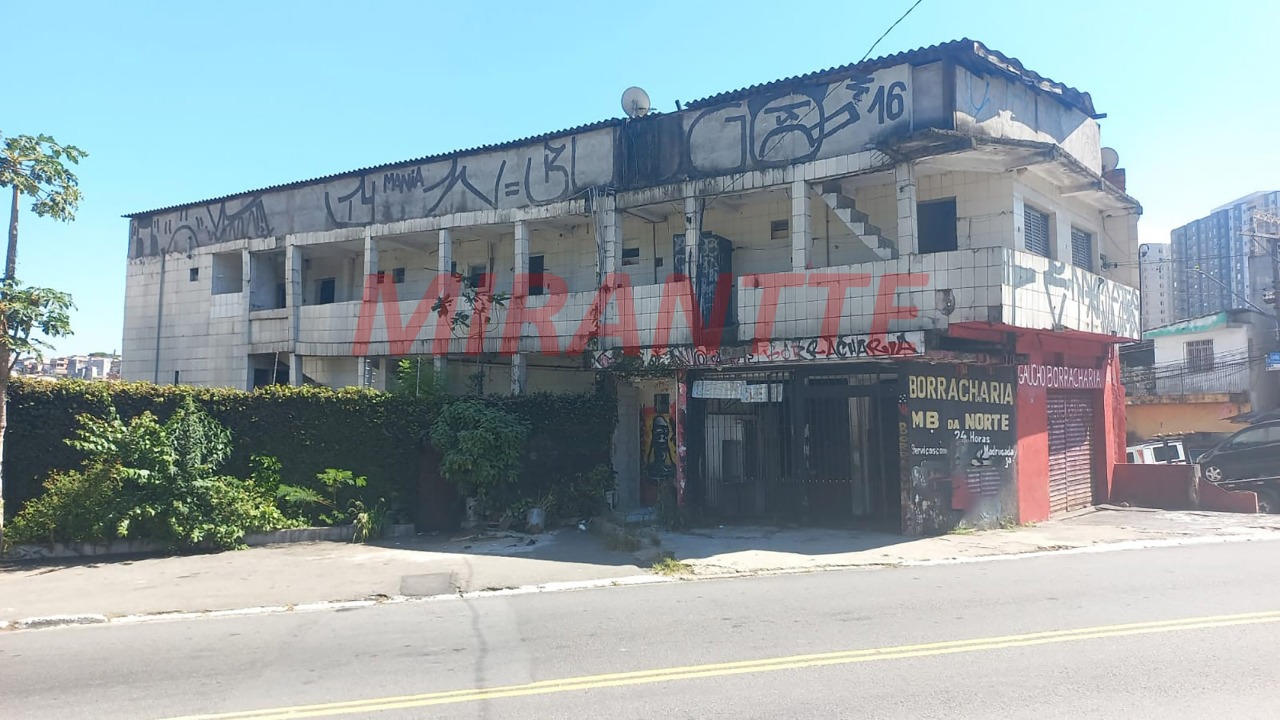 Comercial de 600m² em Limão