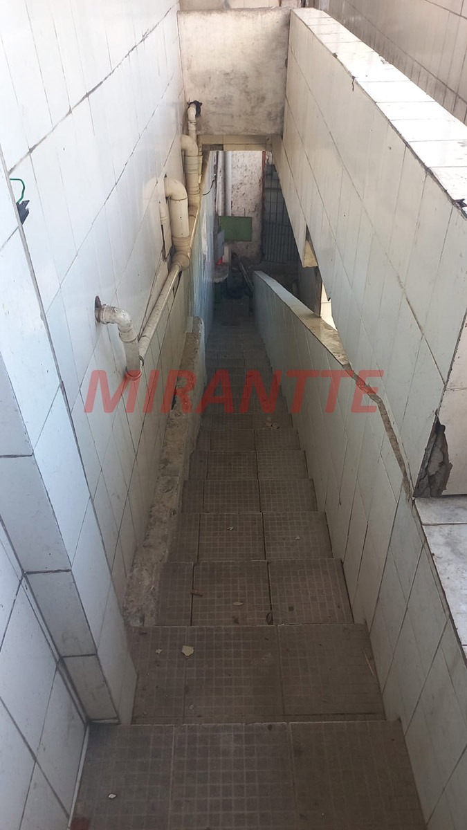 Comercial de 600m² em Limão