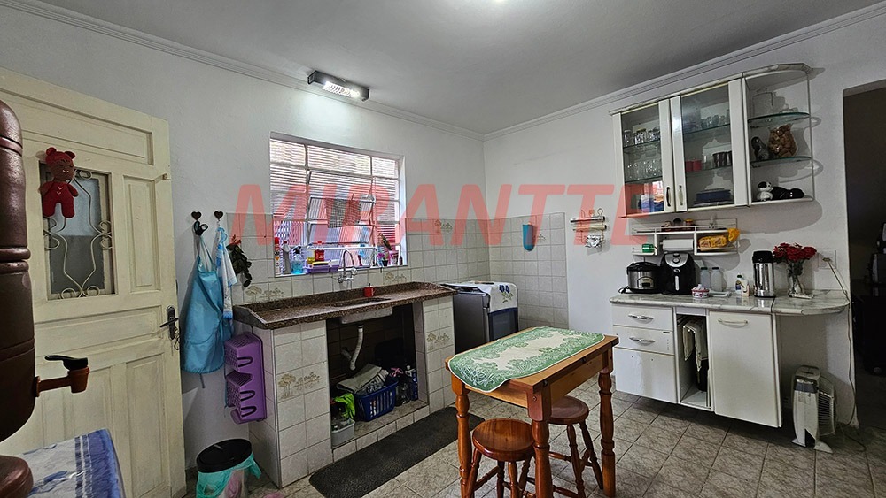 Sobrado de 200m² com 6 quartos em Parque Peruche
