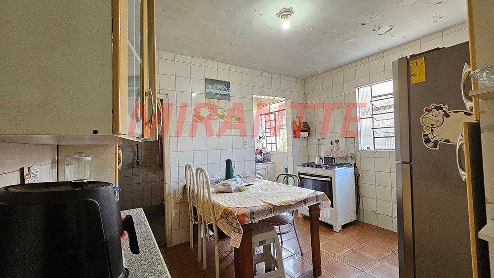 Sobrado de 200m² com 6 quartos em Parque Peruche