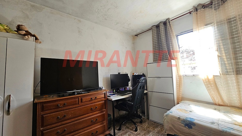 Sobrado de 200m² com 6 quartos em Parque Peruche