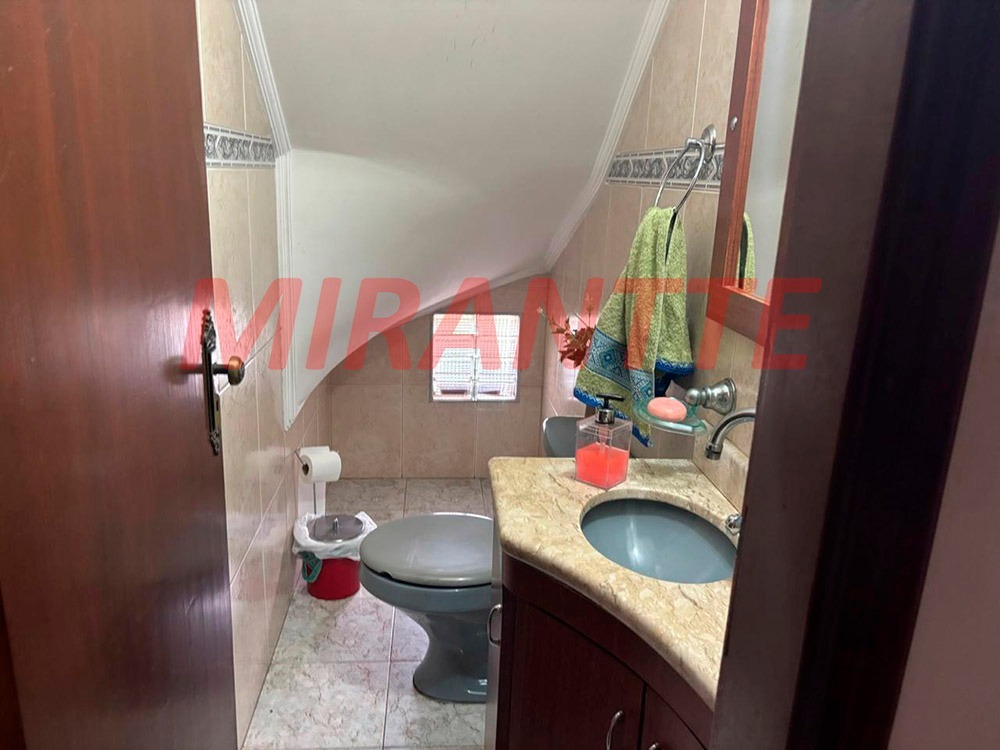 Sobrado de 200m² com 3 quartos em Vila Santa Terezinha (Zona Norte)