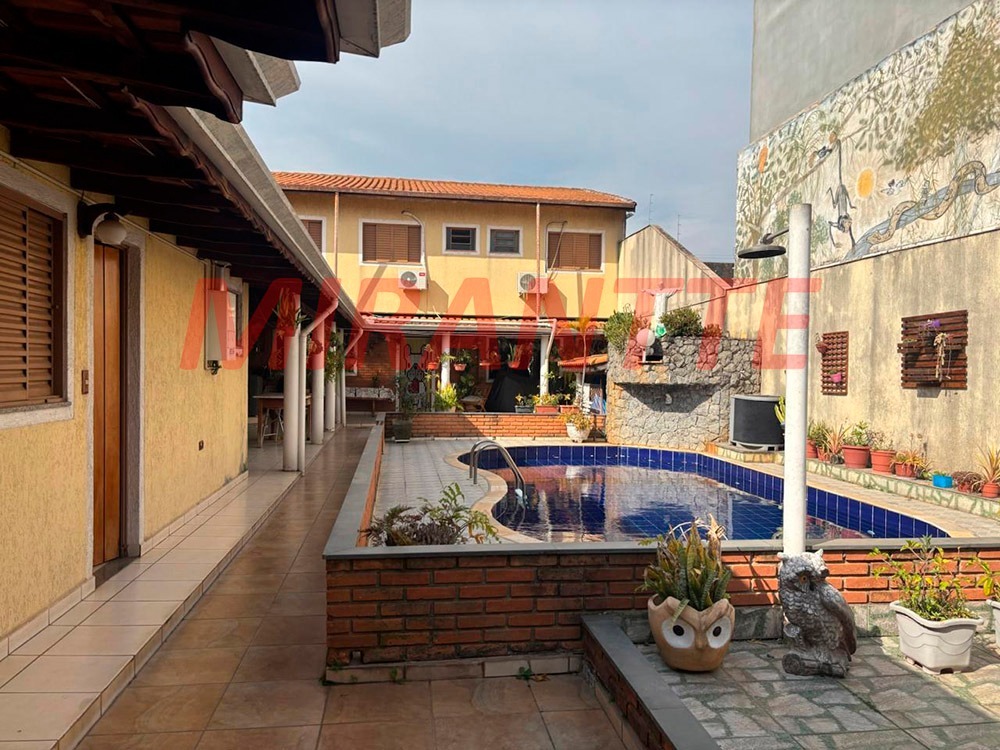 Sobrado de 200m² com 3 quartos em Vila Santa Terezinha (Zona Norte)