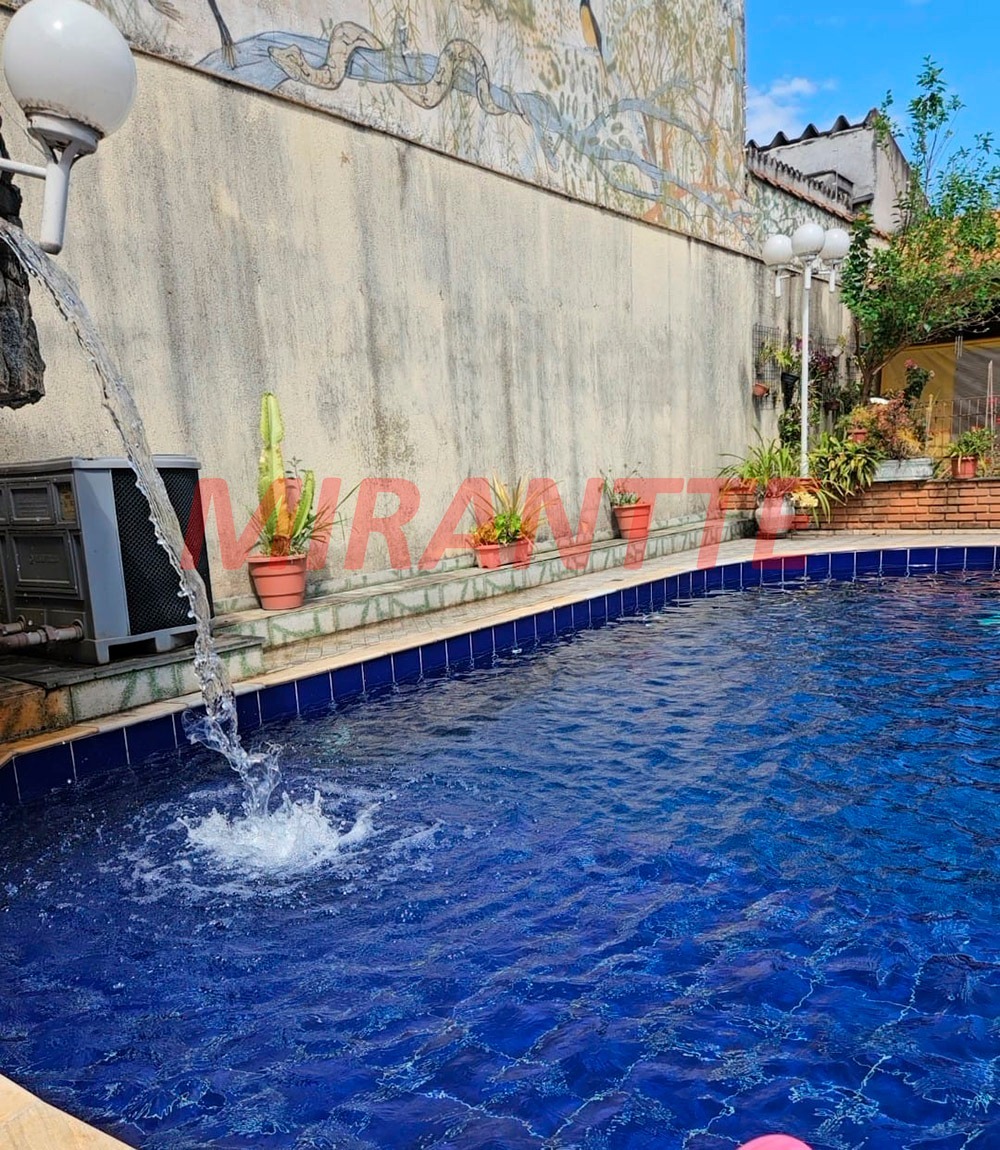 Sobrado de 200m² com 3 quartos em Vila Santa Terezinha (Zona Norte)