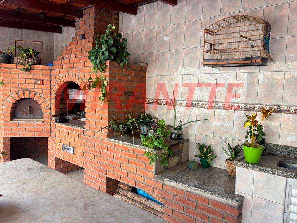 Sobrado de 200m² com 3 quartos em Vila Santa Terezinha (Zona Norte)