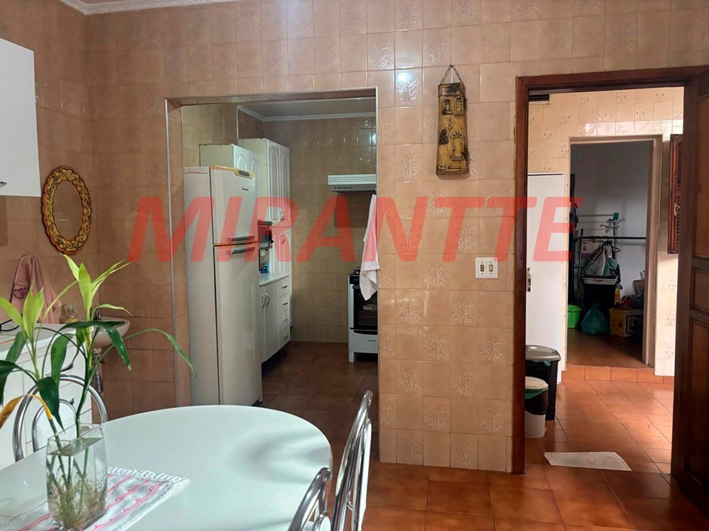 Sobrado de 103m² com 4 quartos em Conjunto Residencial Santa Terezinha