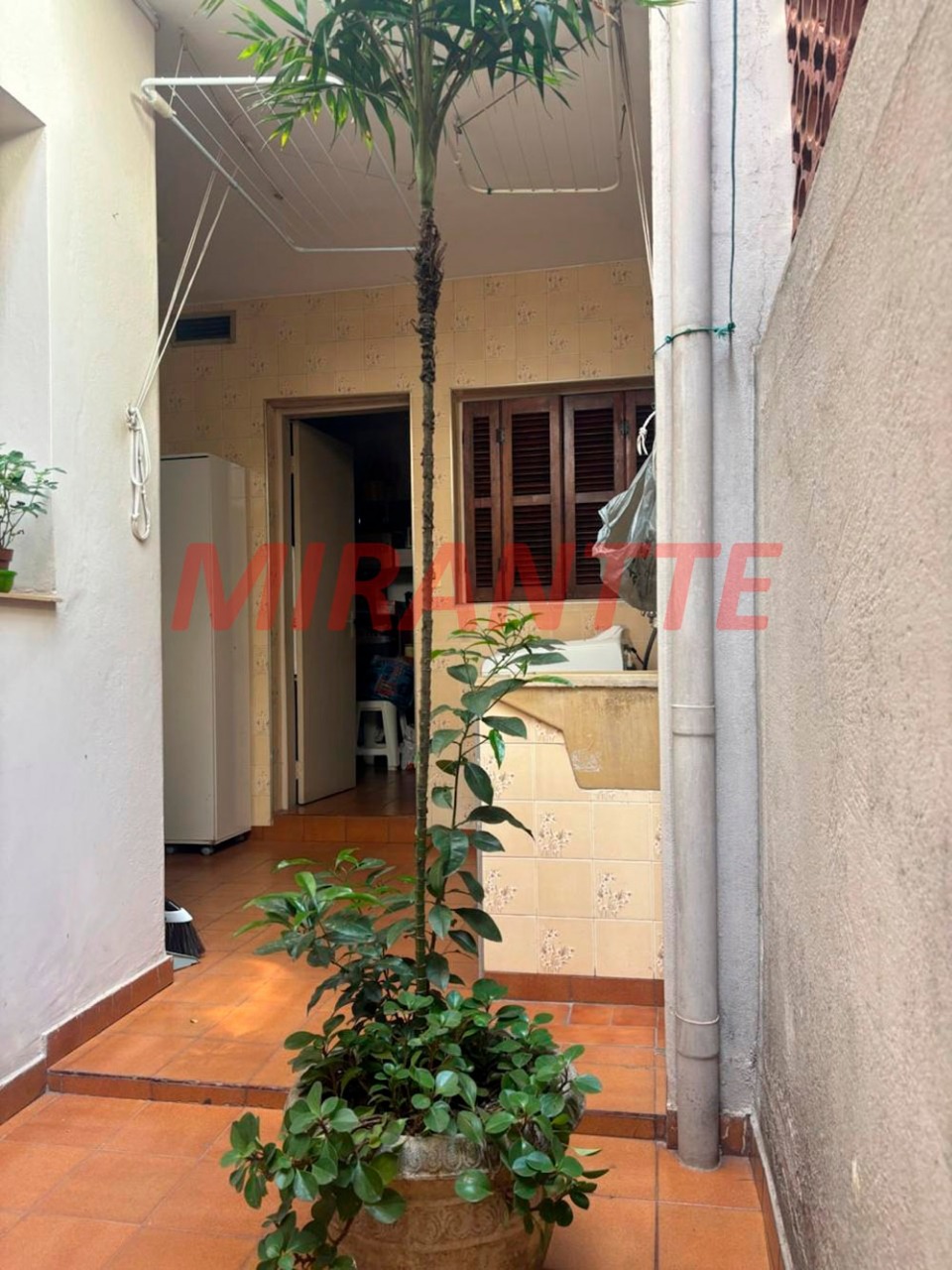 Sobrado de 103m² com 4 quartos em Conjunto Residencial Santa Terezinha
