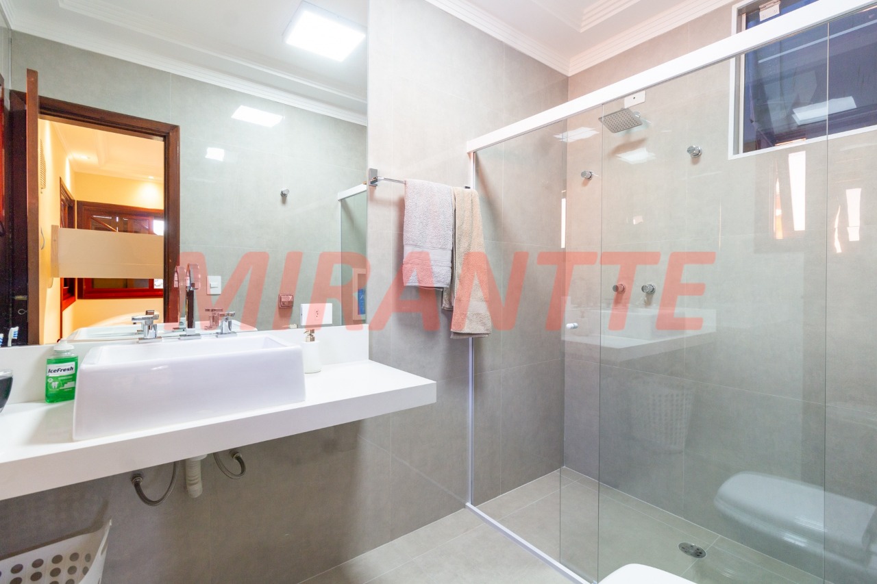 Sobrado de 300m² com 3 quartos em Tremembe