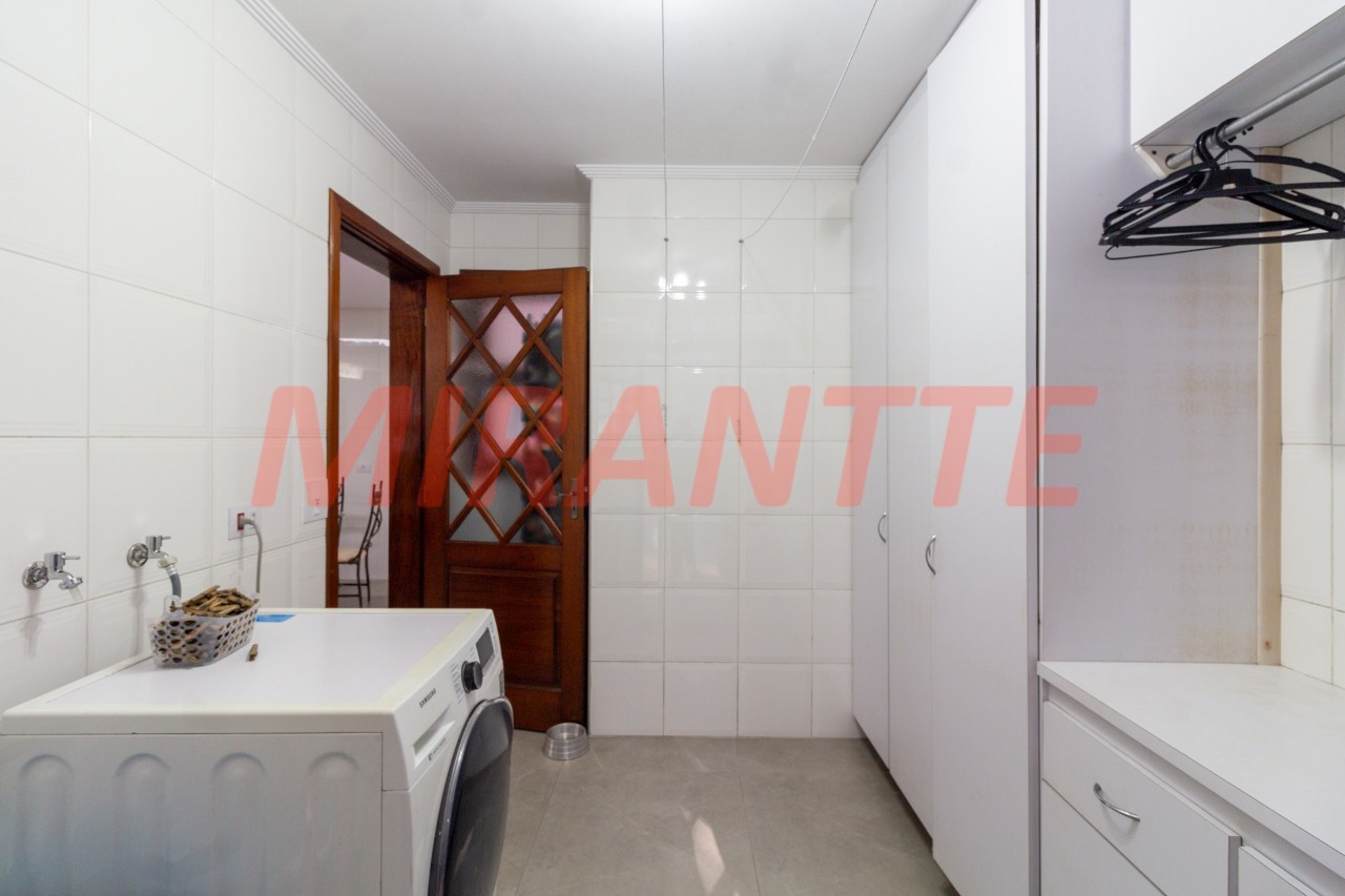Sobrado de 300m² com 3 quartos em Tremembe