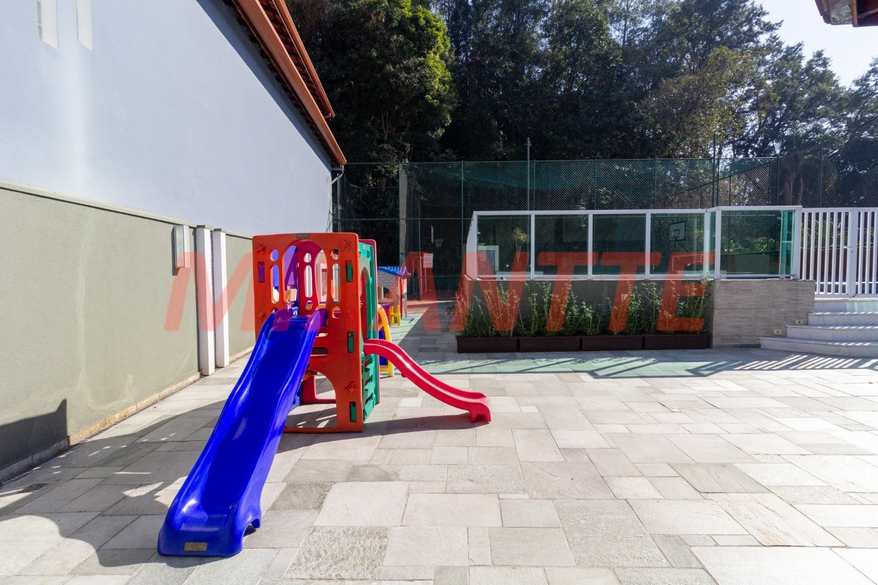 Sobrado de 300m² com 3 quartos em Tremembe