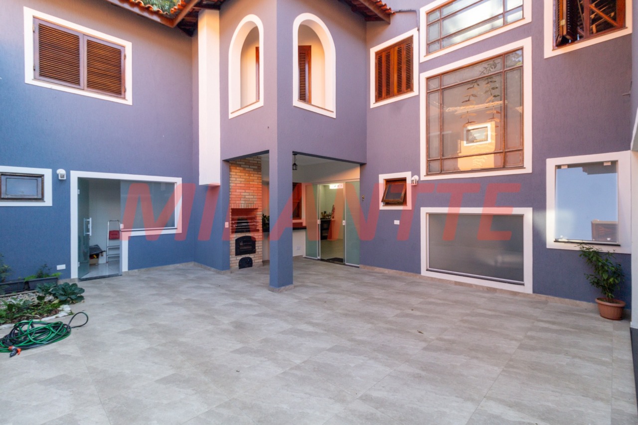 Sobrado de 300m² com 3 quartos em Tremembe