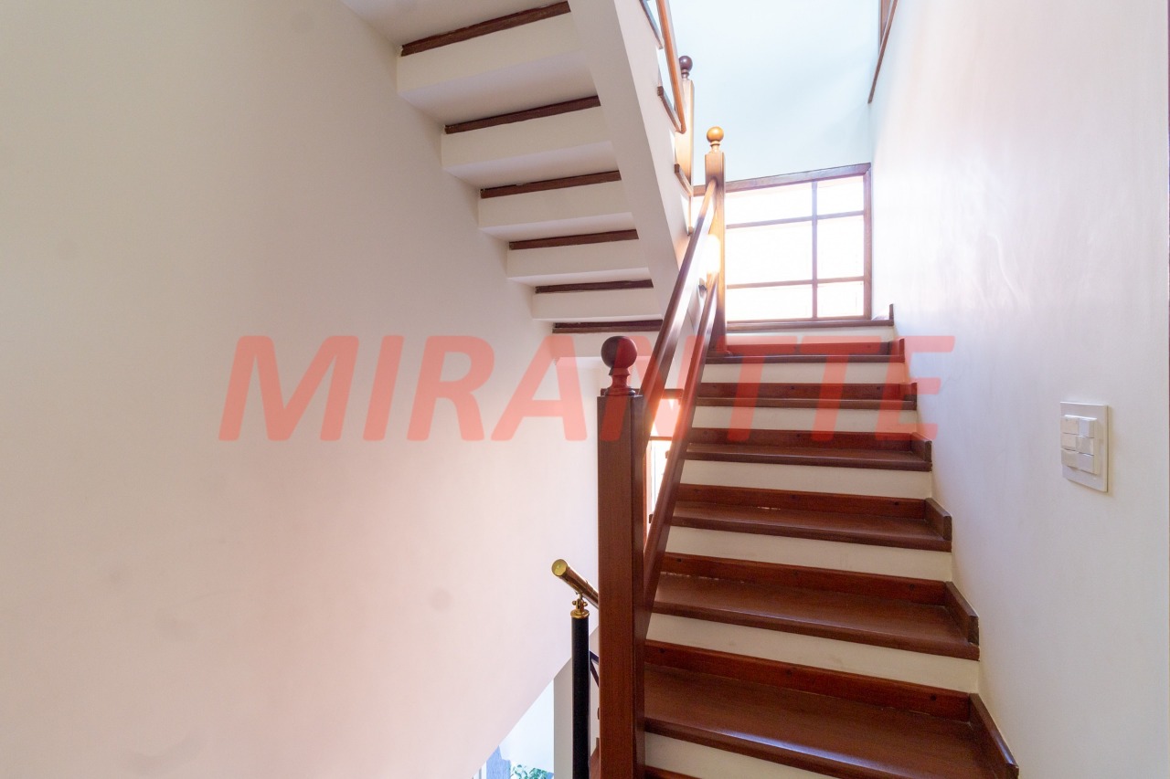 Sobrado de 300m² com 3 quartos em Tremembe