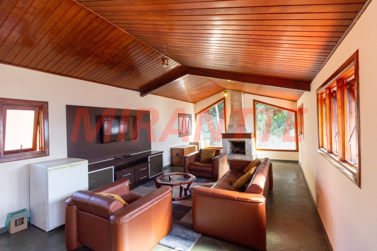 Sobrado de 300m² com 3 quartos em Tremembe