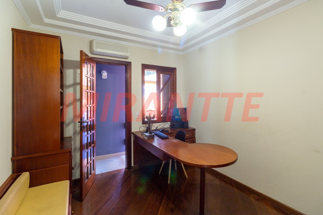 Sobrado de 300m² com 3 quartos em Tremembe