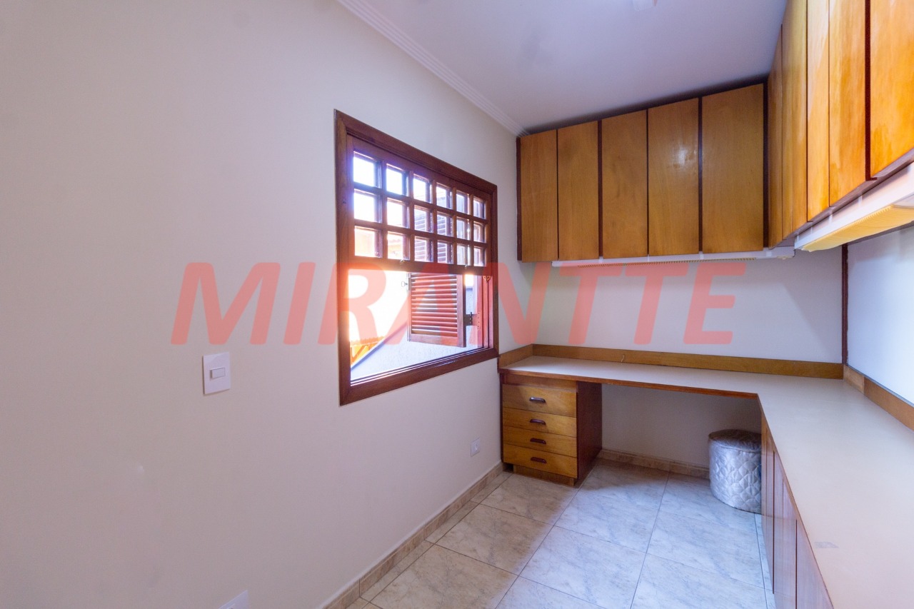Sobrado de 300m² com 3 quartos em Tremembe