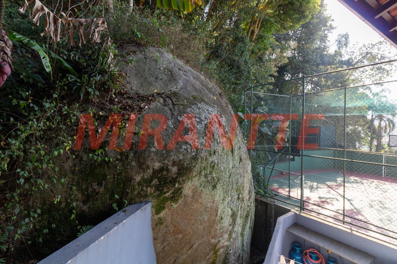 Sobrado de 300m² com 3 quartos em Tremembe