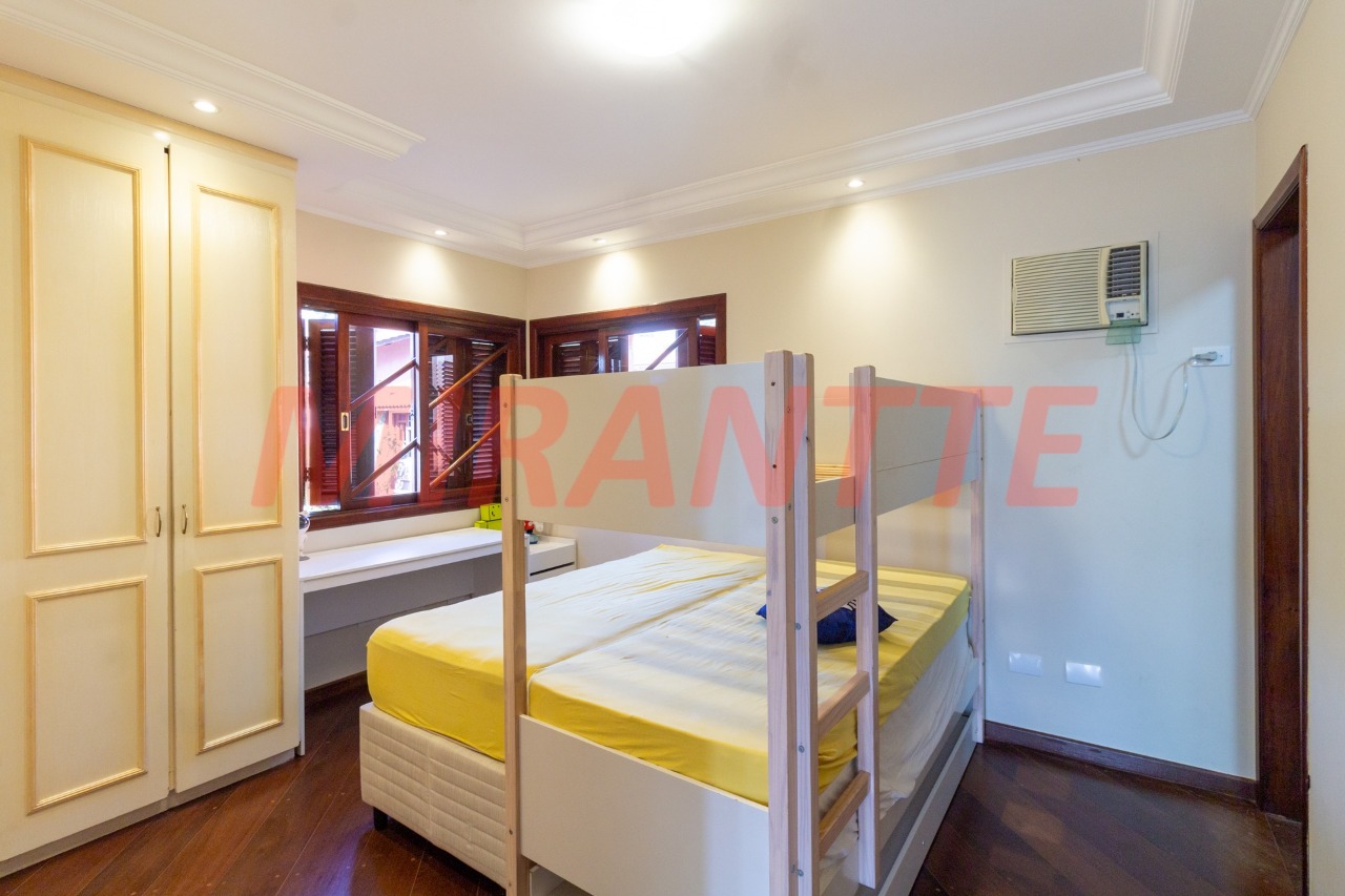 Sobrado de 300m² com 3 quartos em Tremembe
