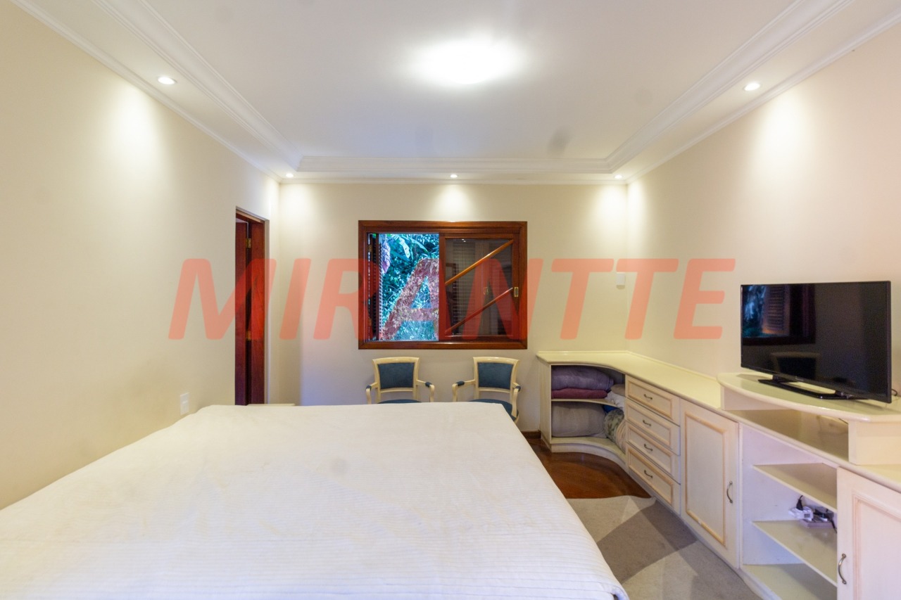 Sobrado de 300m² com 3 quartos em Tremembe