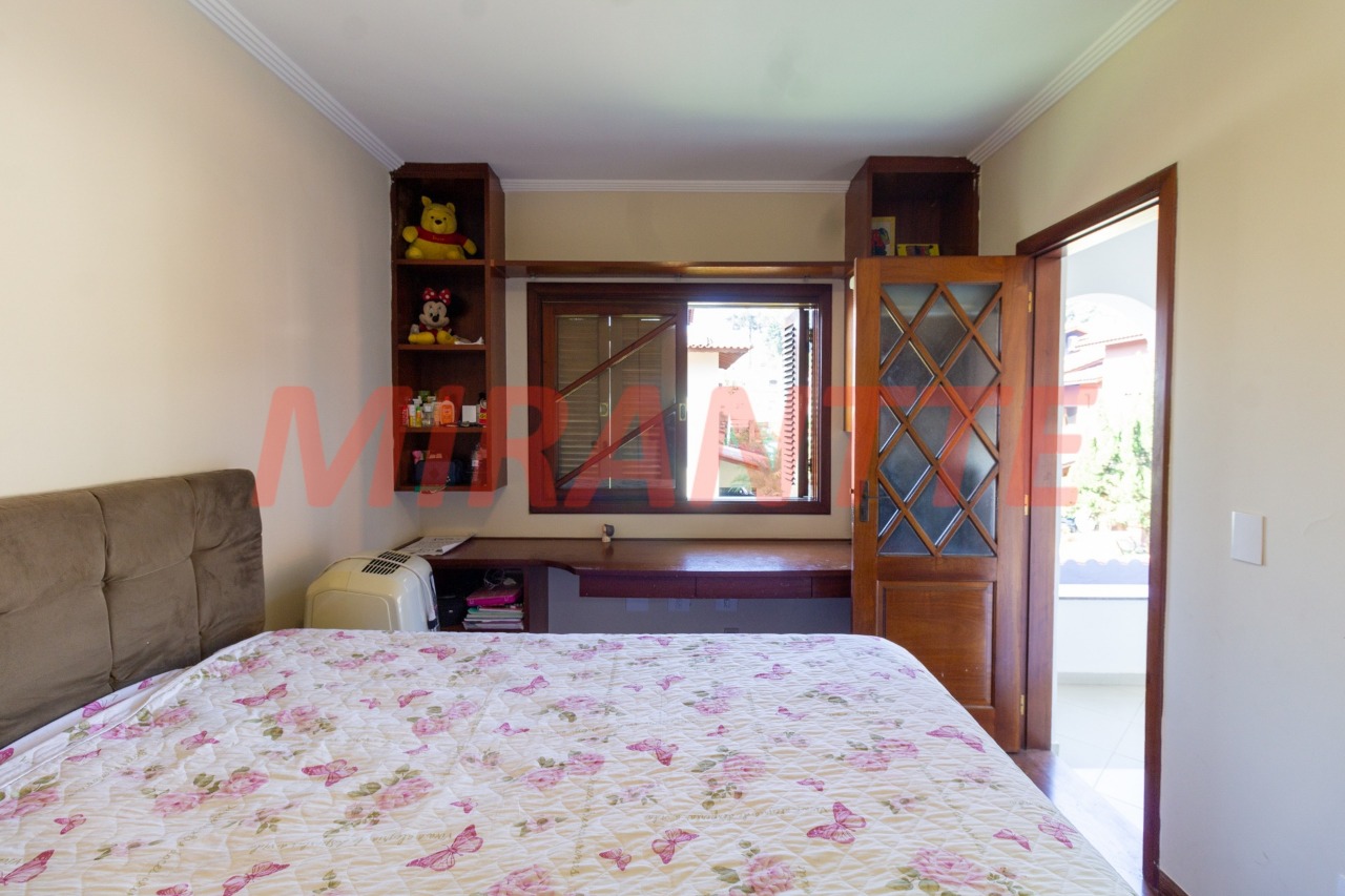 Sobrado de 300m² com 3 quartos em Tremembe
