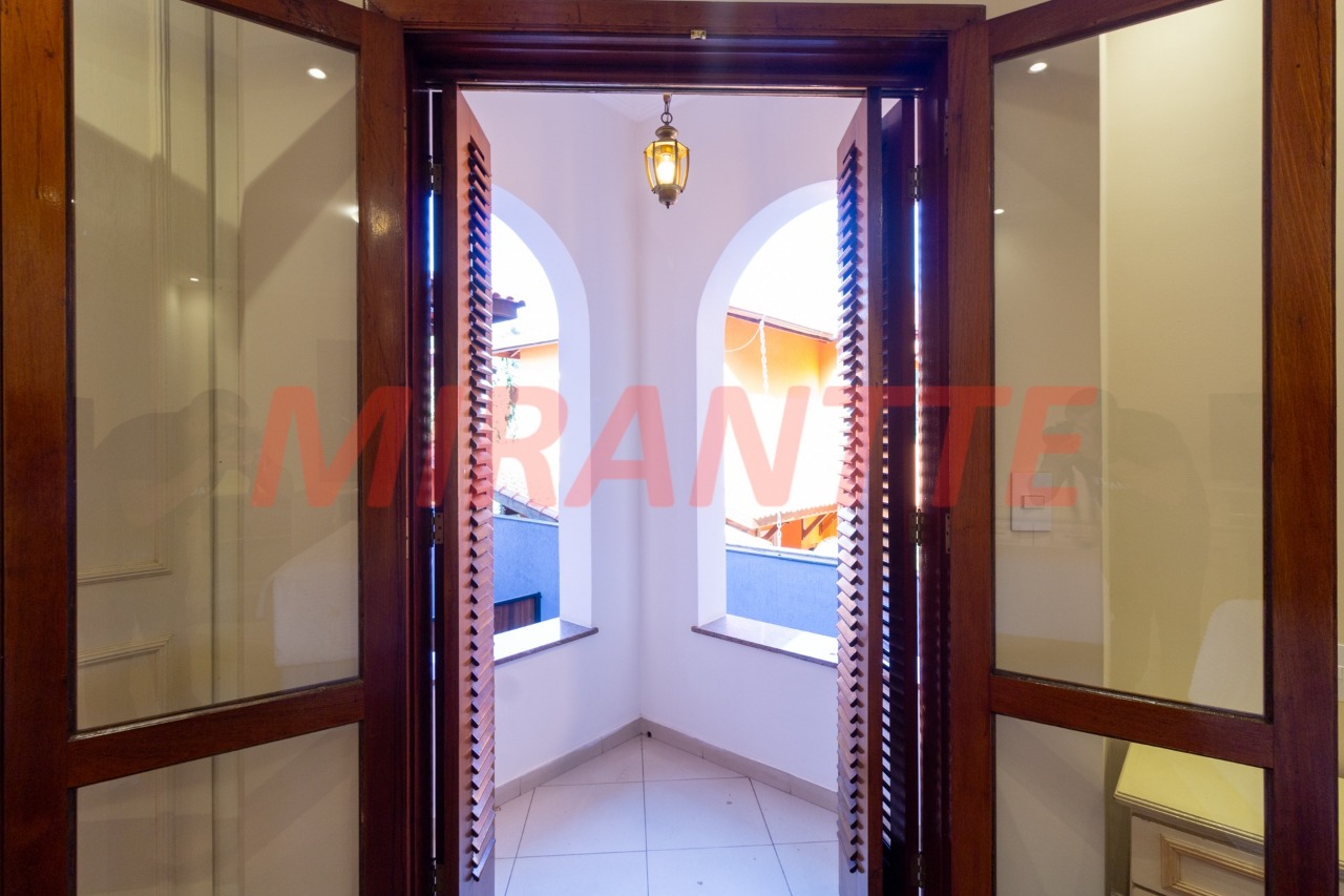 Sobrado de 300m² com 3 quartos em Tremembe