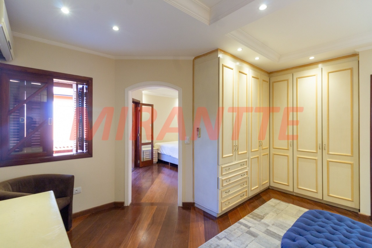 Sobrado de 300m² com 3 quartos em Tremembe