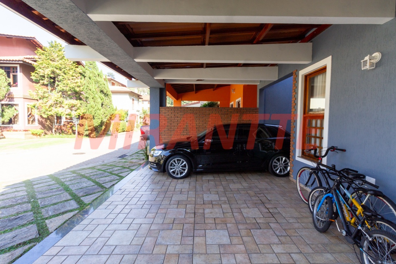 Sobrado de 300m² com 3 quartos em Tremembe
