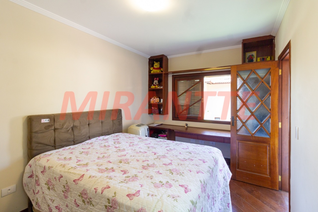 Sobrado de 300m² com 3 quartos em Tremembe