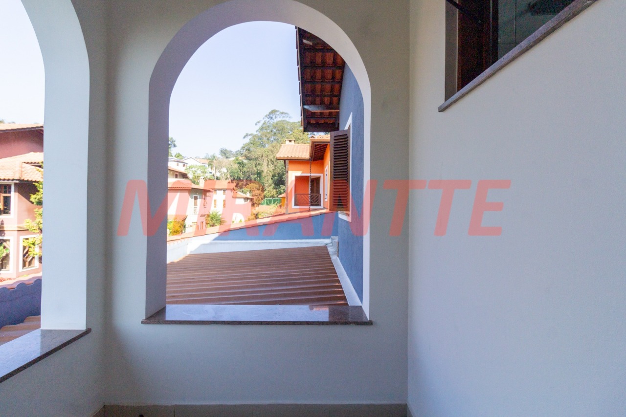 Sobrado de 300m² com 3 quartos em Tremembe