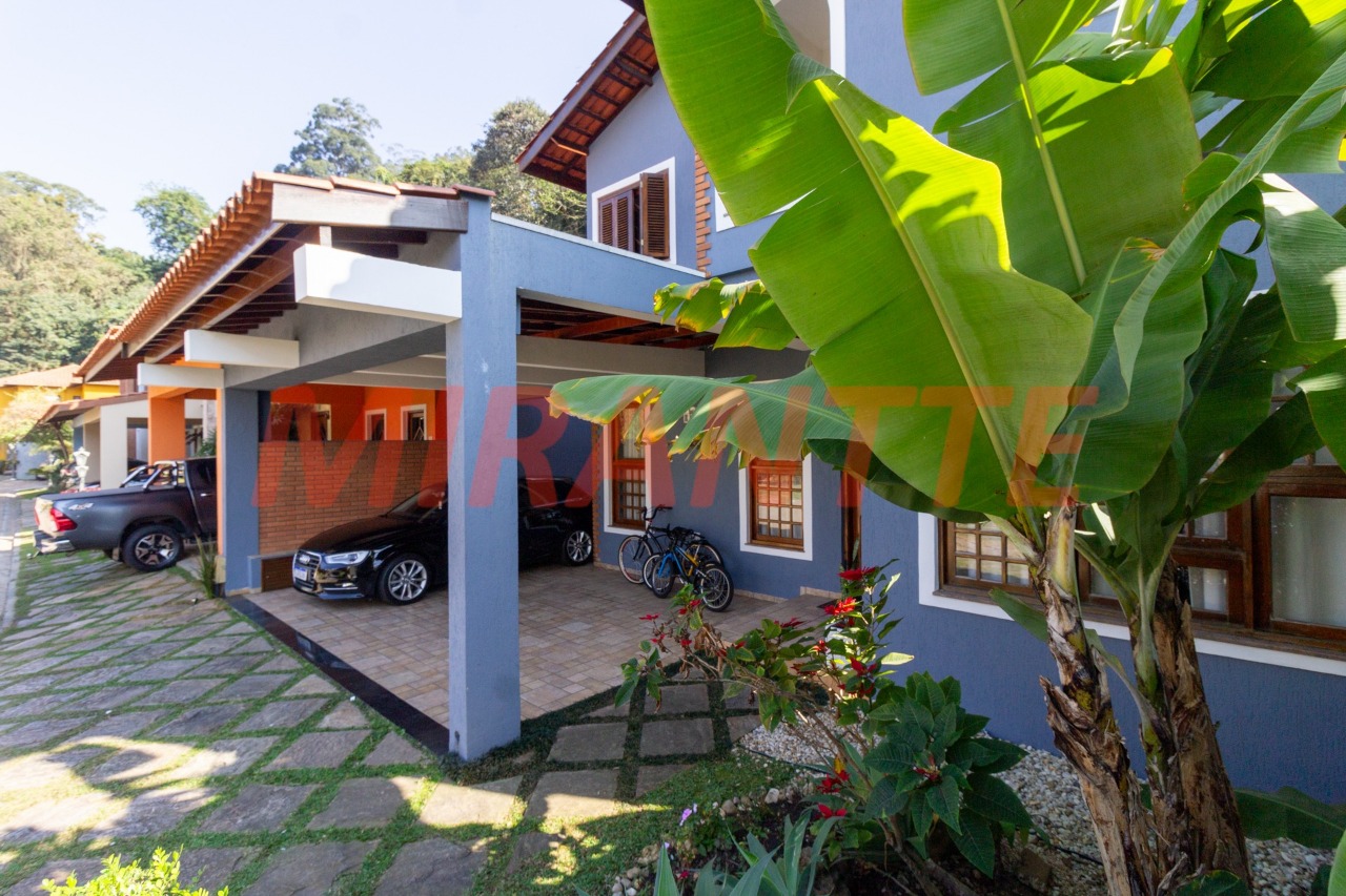Sobrado de 300m² com 3 quartos em Tremembe