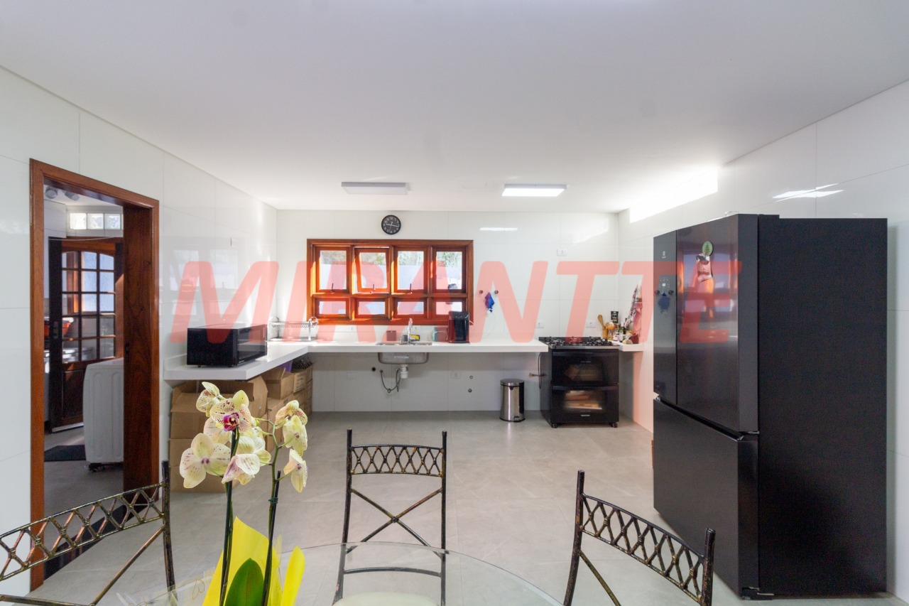Sobrado de 300m² com 3 quartos em Tremembe